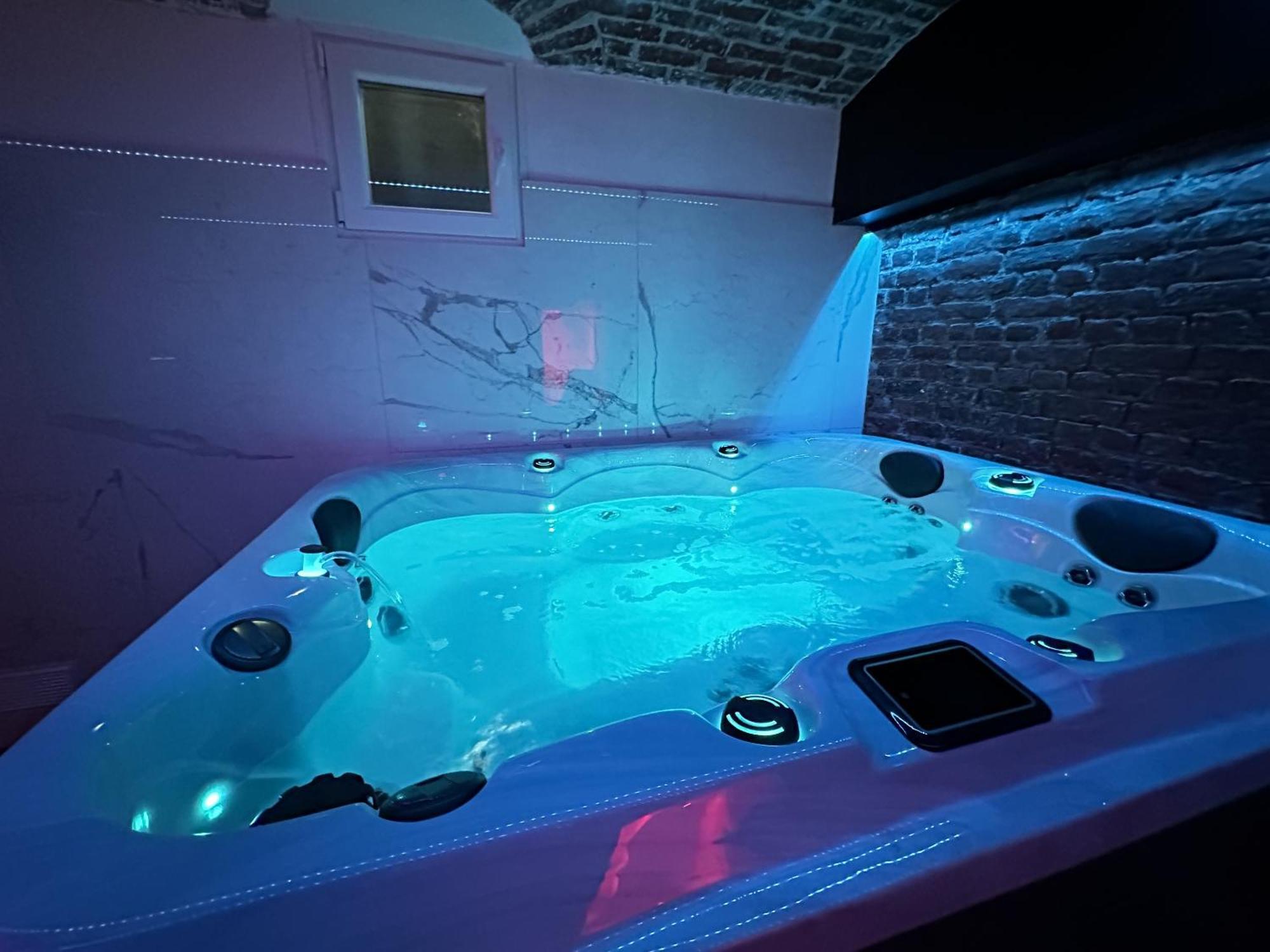 Le Bijou - Appartement, Sauna Et Jacuzzi - Лил Екстериор снимка
