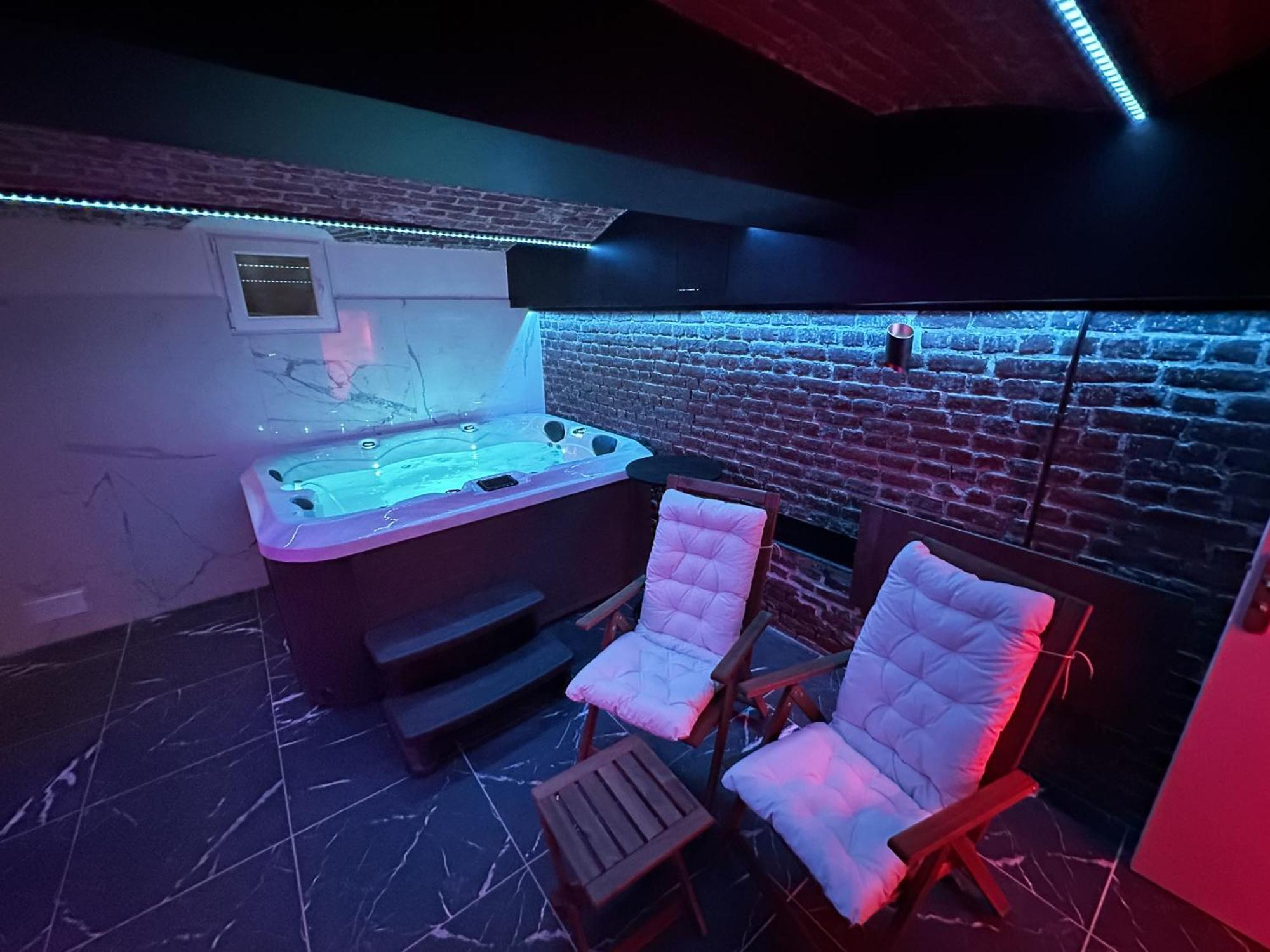 Le Bijou - Appartement, Sauna Et Jacuzzi - Лил Екстериор снимка