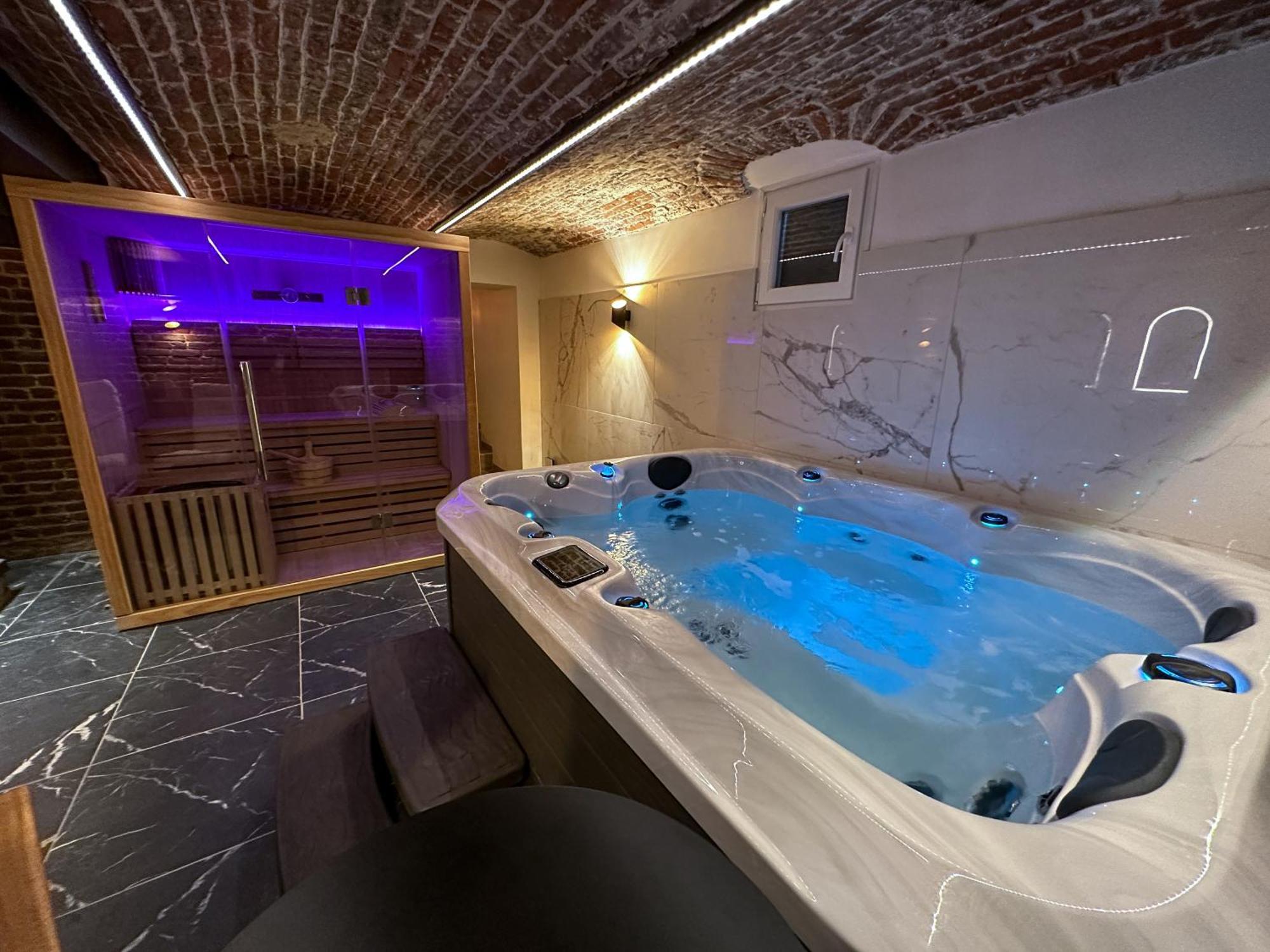 Le Bijou - Appartement, Sauna Et Jacuzzi - Лил Екстериор снимка